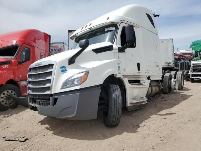 2020 Freightliner Cascadia 126