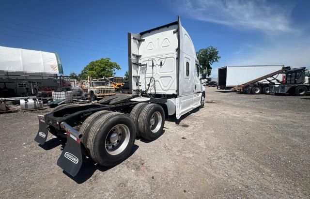 2021 Freightliner Cascadia 126