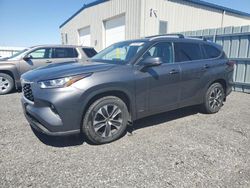 Toyota Highlander salvage cars for sale: 2022 Toyota Highlander Hybrid XLE