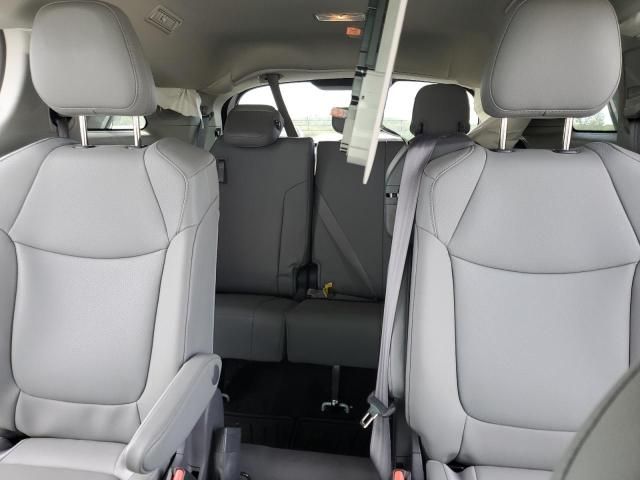 2021 Toyota Sienna XLE