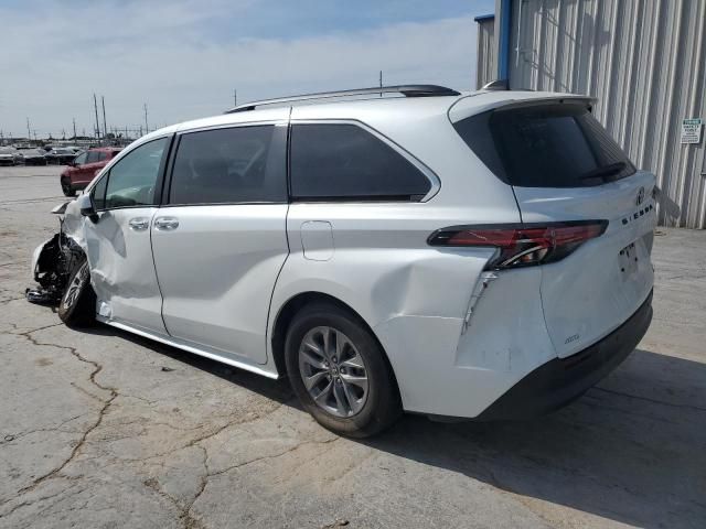 2022 Toyota Sienna XLE