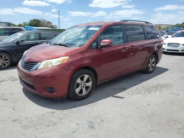 2013 Toyota Sienna LE