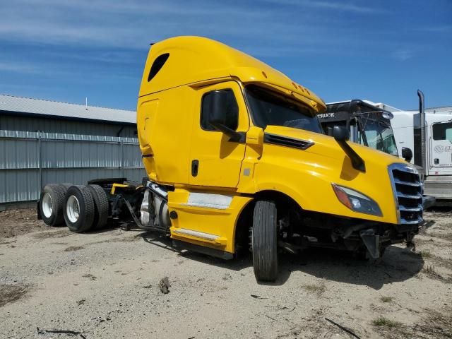 2019 Freightliner Cascadia 126