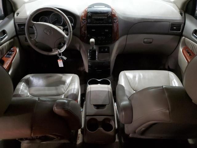 2005 Toyota Sienna XLE