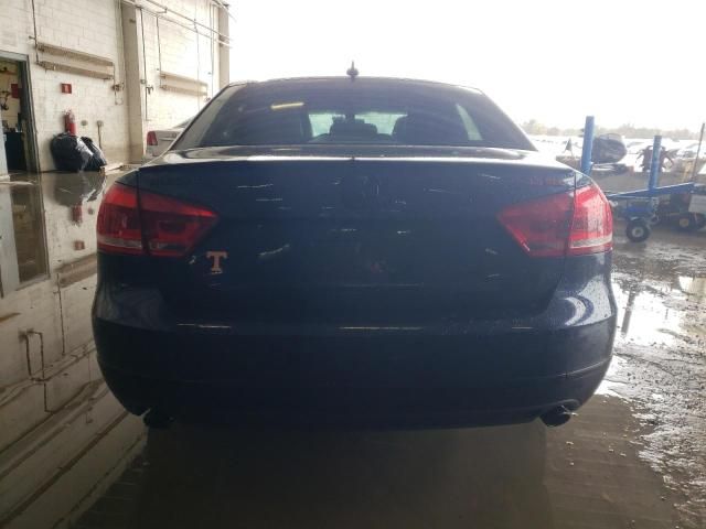 2012 Volkswagen Passat SEL