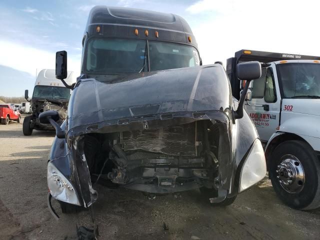 2016 Freightliner Cascadia 125