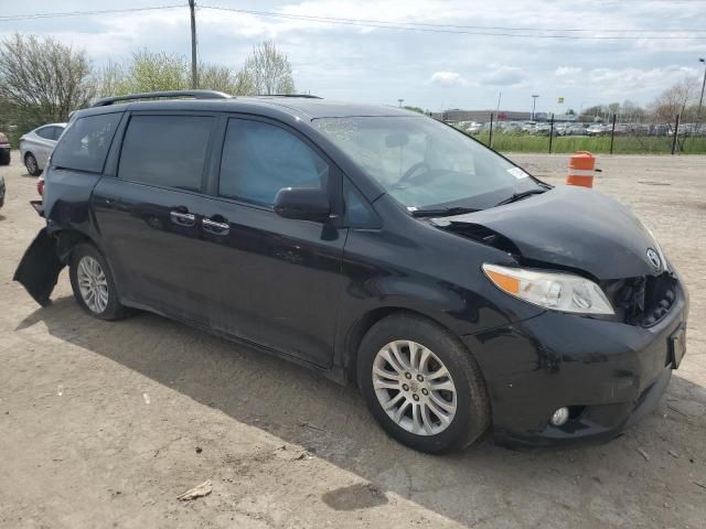 2015 Toyota Sienna XLE