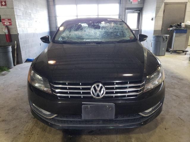 2012 Volkswagen Passat SEL