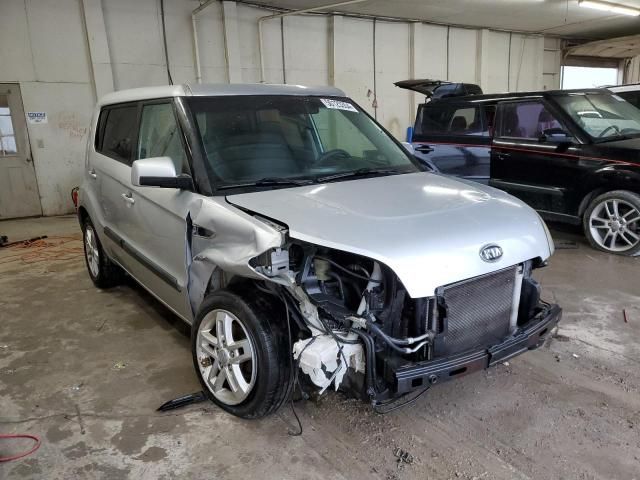 2011 KIA Soul +