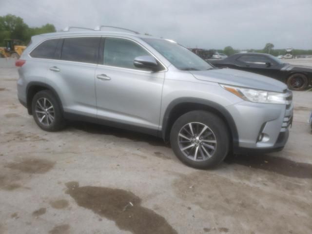 2019 Toyota Highlander SE