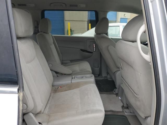 2011 Nissan Quest S