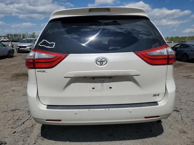 2015 Toyota Sienna XLE