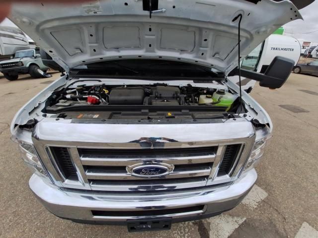 2024 Ford Econoline E450 Super Duty Cutaway Van