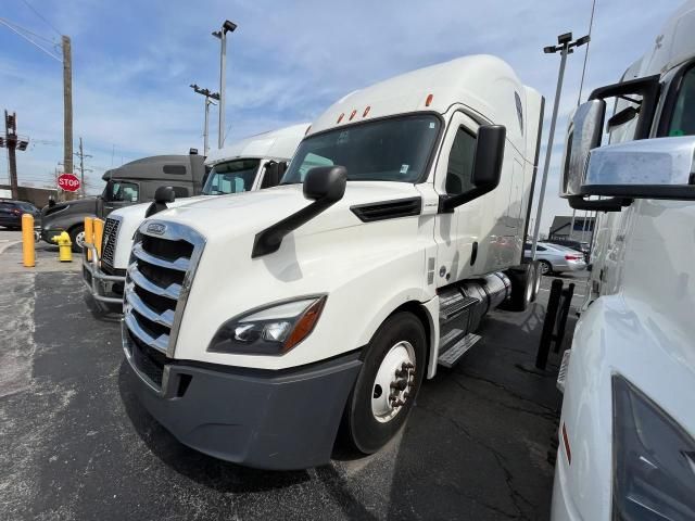 2019 Freightliner Cascadia 126