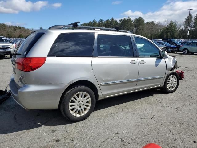 2010 Toyota Sienna XLE