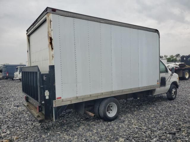 2000 Ford Econoline E350 Super Duty Cutaway Van