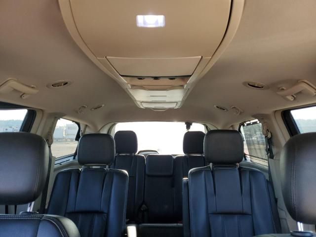 2014 Chrysler Town & Country Touring