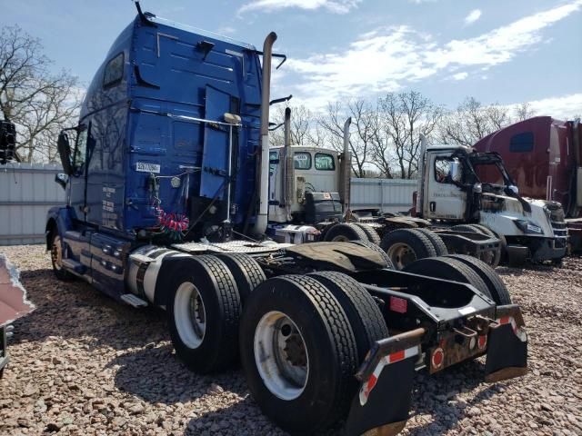 2013 Volvo VN VNL