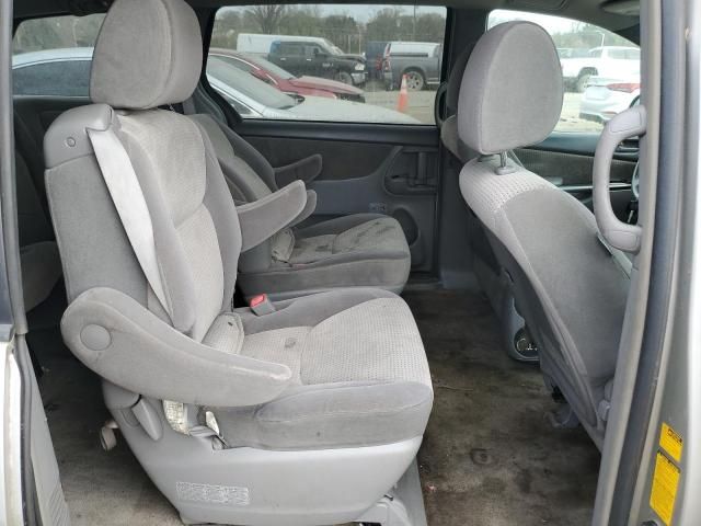 2010 Toyota Sienna CE