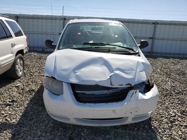 2007 Chrysler Town & Country LX