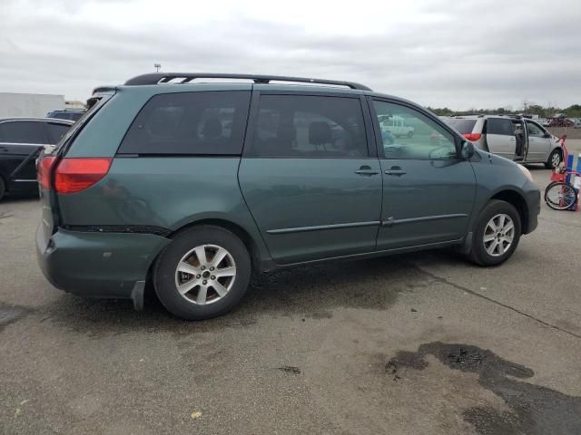 2004 Toyota Sienna CE