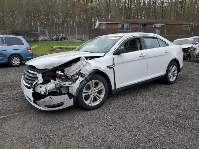 2017 Ford Taurus SE