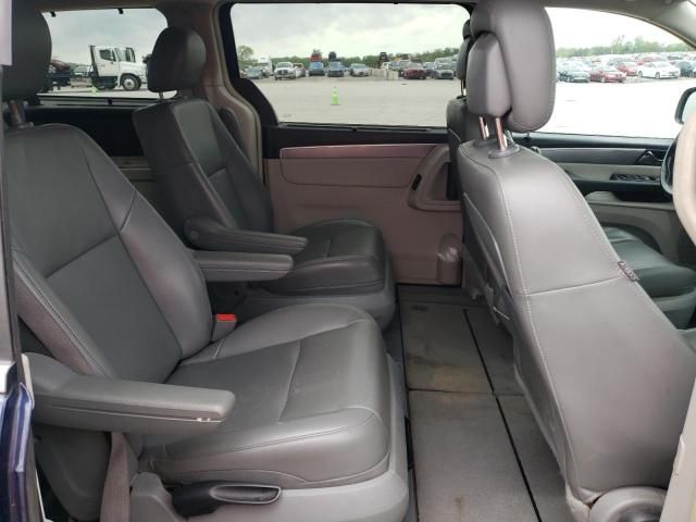 2012 Volkswagen Routan SE