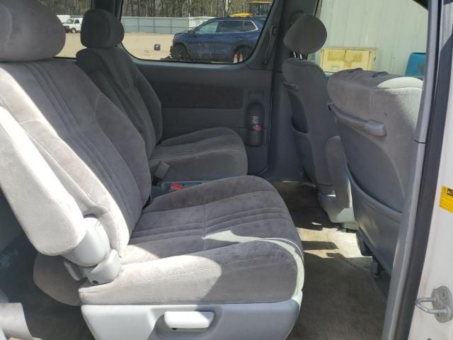 2001 Toyota Sienna LE