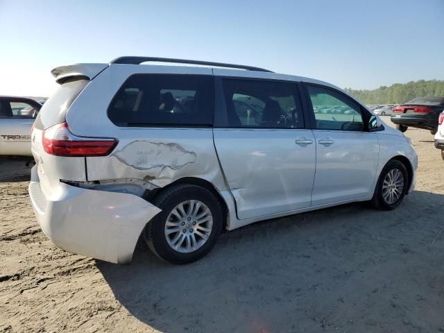 2016 Toyota Sienna XLE