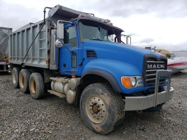 2006 Mack 700 CV700