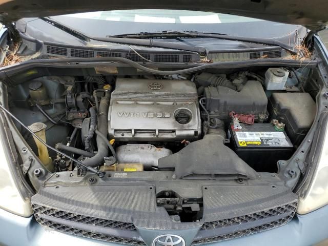 2005 Toyota Sienna CE