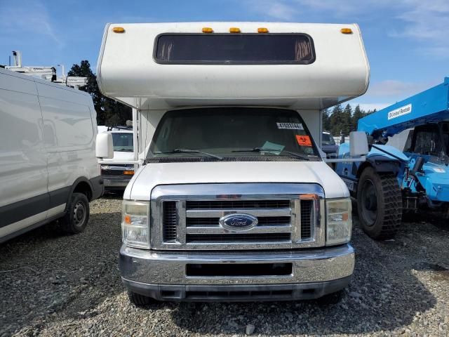 2011 Ford Econoline E450 Super Duty Cutaway Van