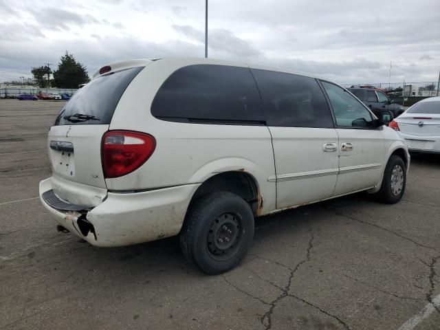 2002 Chrysler Town & Country LX