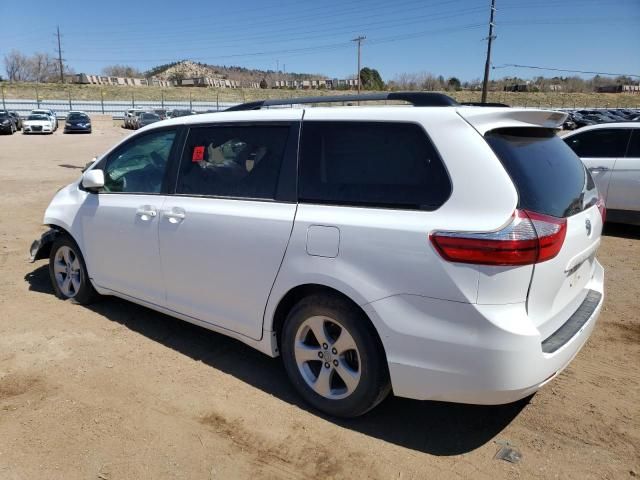 2017 Toyota Sienna LE