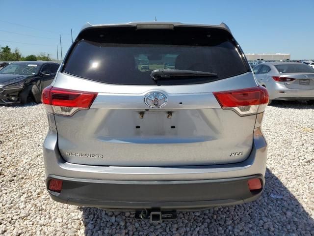 2017 Toyota Highlander SE