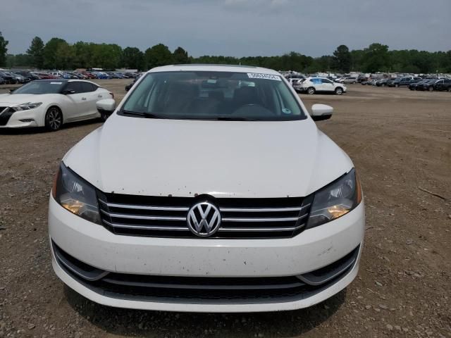 2013 Volkswagen Passat SE