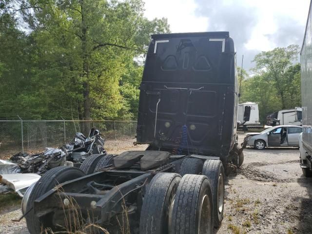 2013 Freightliner Cascadia 125