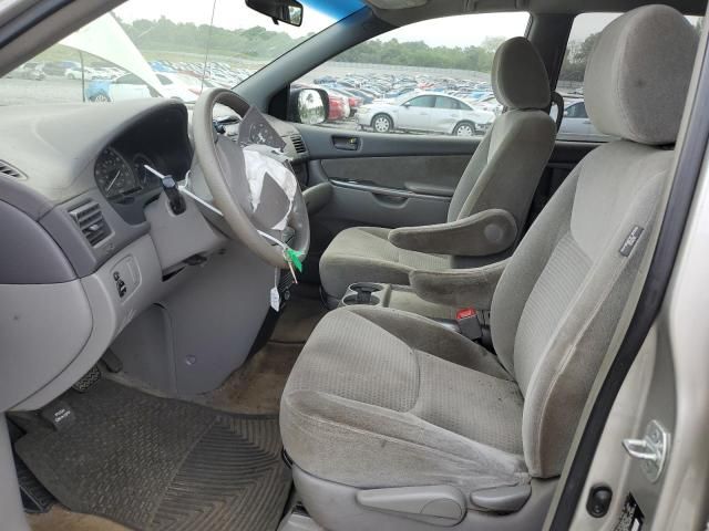 2010 Toyota Sienna CE