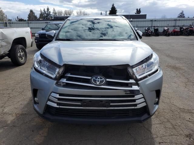 2017 Toyota Highlander SE