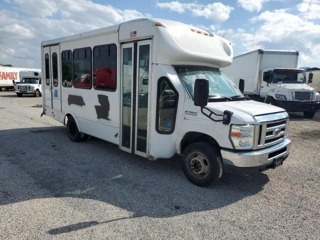 2016 Ford Econoline E350 Super Duty Cutaway Van