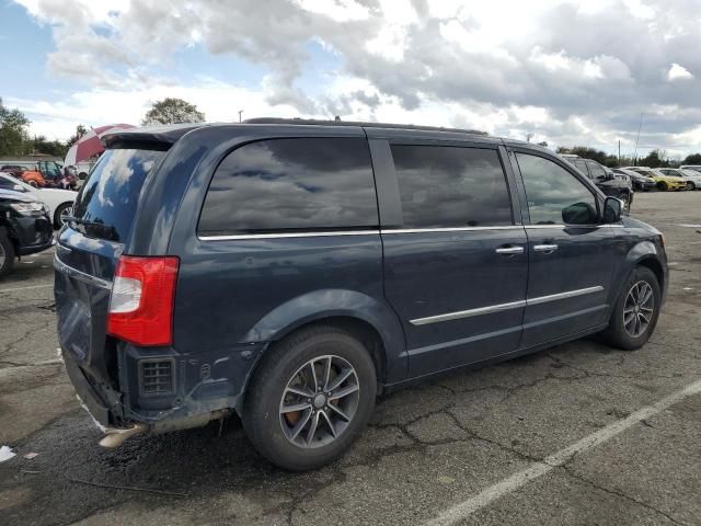 2013 Chrysler Town & Country Touring L