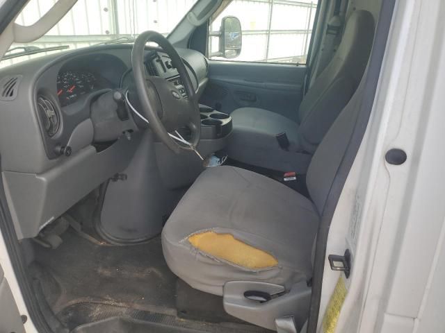 2006 Ford Econoline E350 Super Duty Cutaway Van