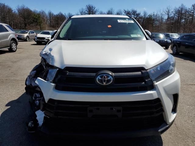 2019 Toyota Highlander SE