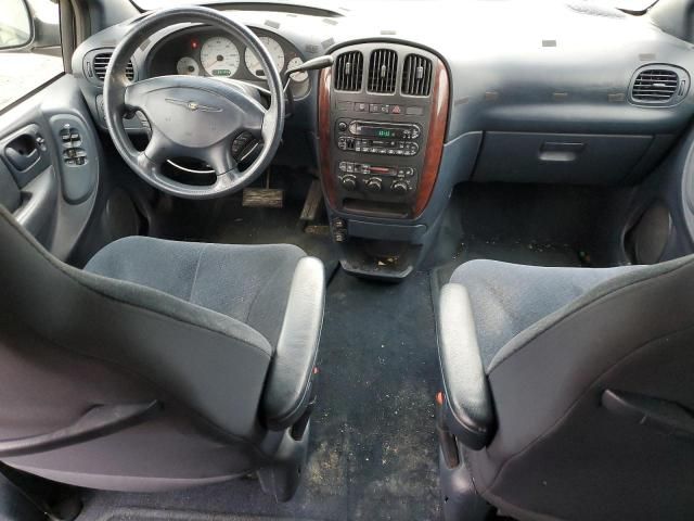 2003 Chrysler Town & Country LX