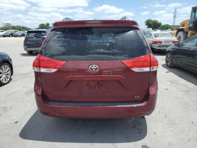 2013 Toyota Sienna LE