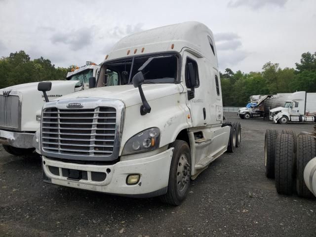 2016 Freightliner Cascadia 125