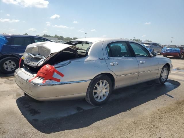 2011 Lincoln Town Car Signature Limited