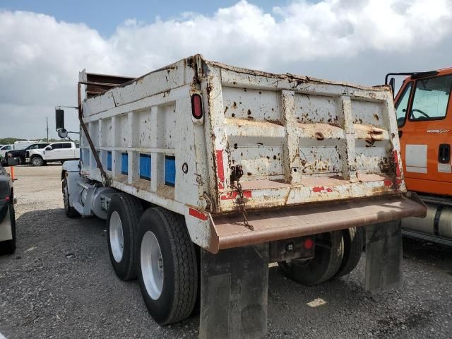 1995 Freightliner Conventional FLD120