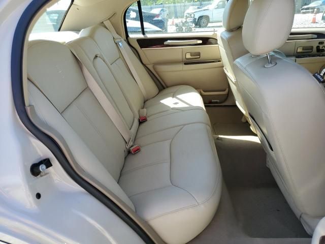 2007 Lincoln Town Car Signature Limited