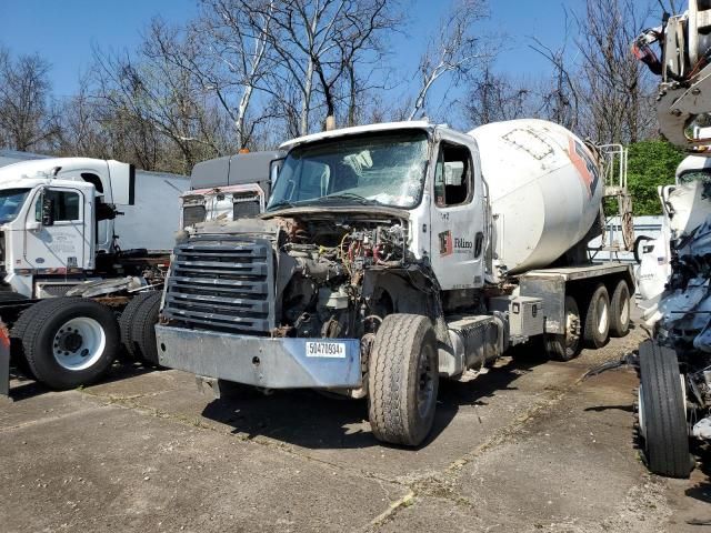 2016 Freightliner 114SD